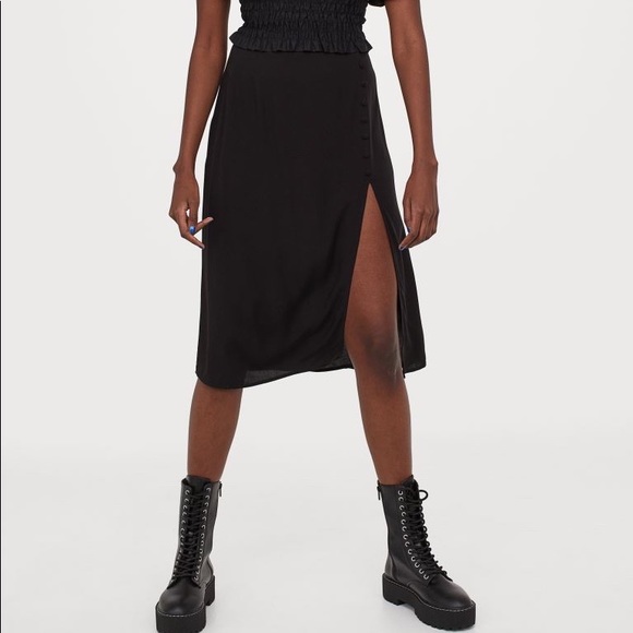 High-split skirt - Picture 3 of 3